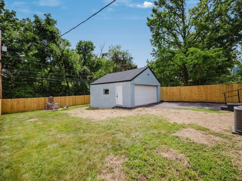 2361 Vendome Drive S, Columbus, OH 43219 Photo 24