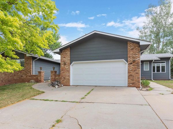 610 FAIRLAWN DR, Rapid City, SD 57702