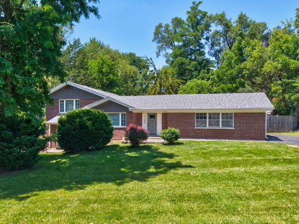 1100 N Lakeside Drive, Palatine, IL 60067