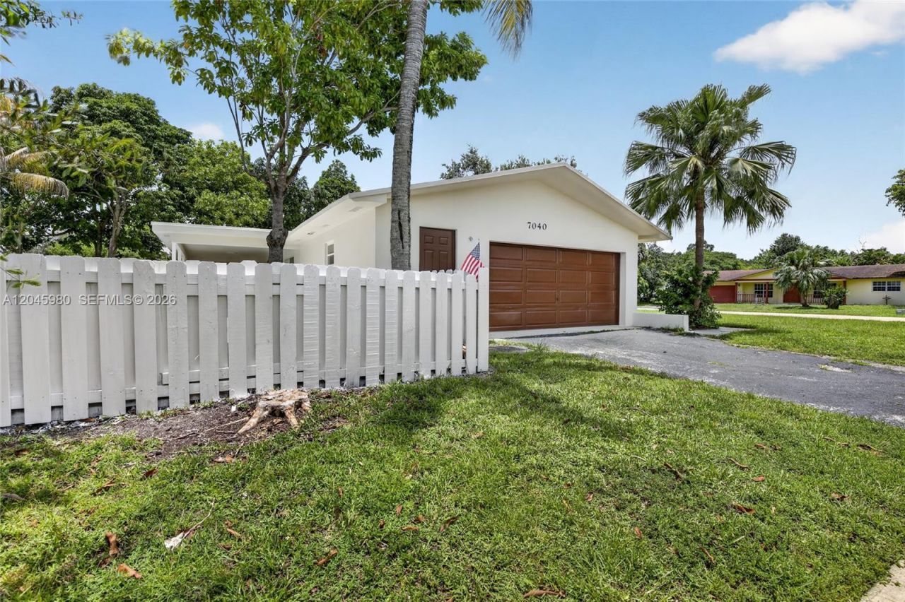7040 NW 8th Ct, Plantation, FL 33317 Photo