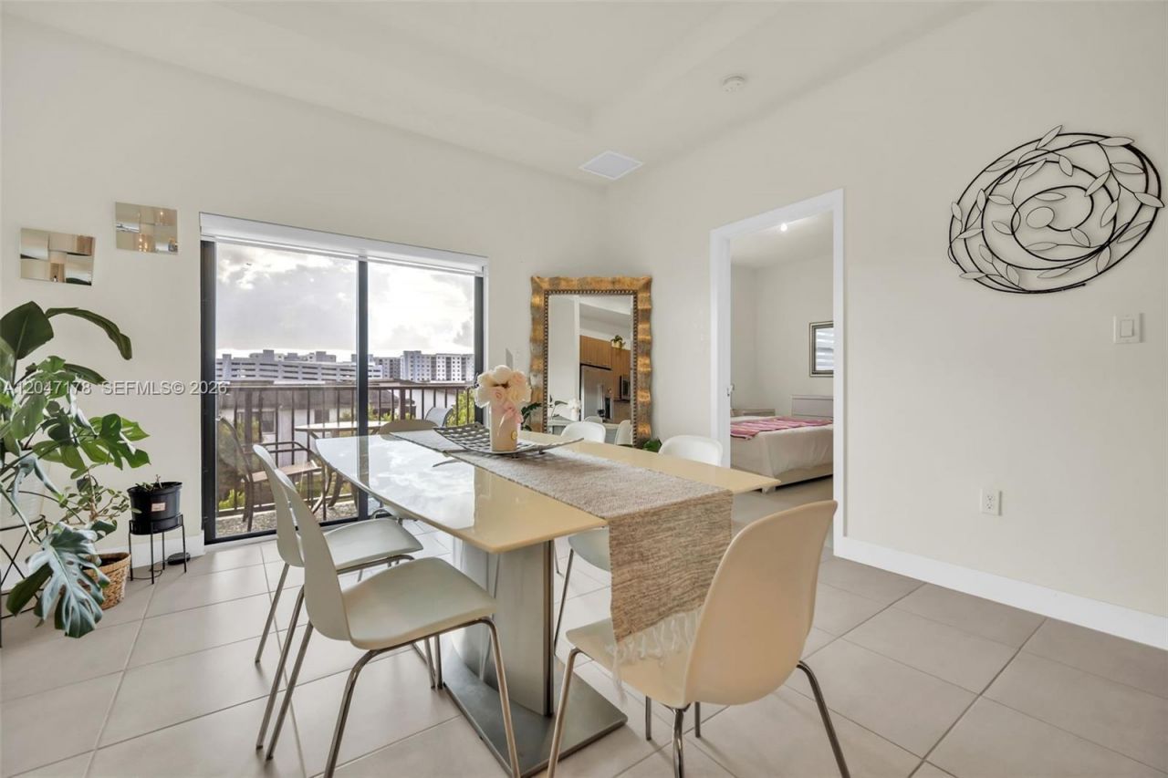 8045 NW 104th Ave , Unit 32, Doral, FL 33178 Photo