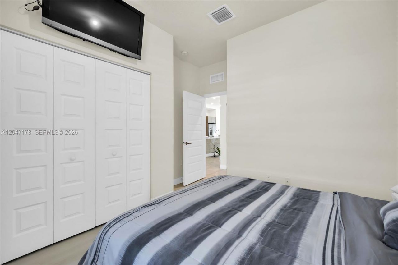 8045 NW 104th Ave , Unit 32, Doral, FL 33178 Photo