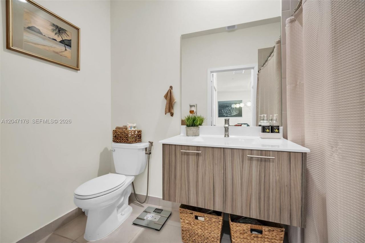 8045 NW 104th Ave , Unit 32, Doral, FL 33178 Photo