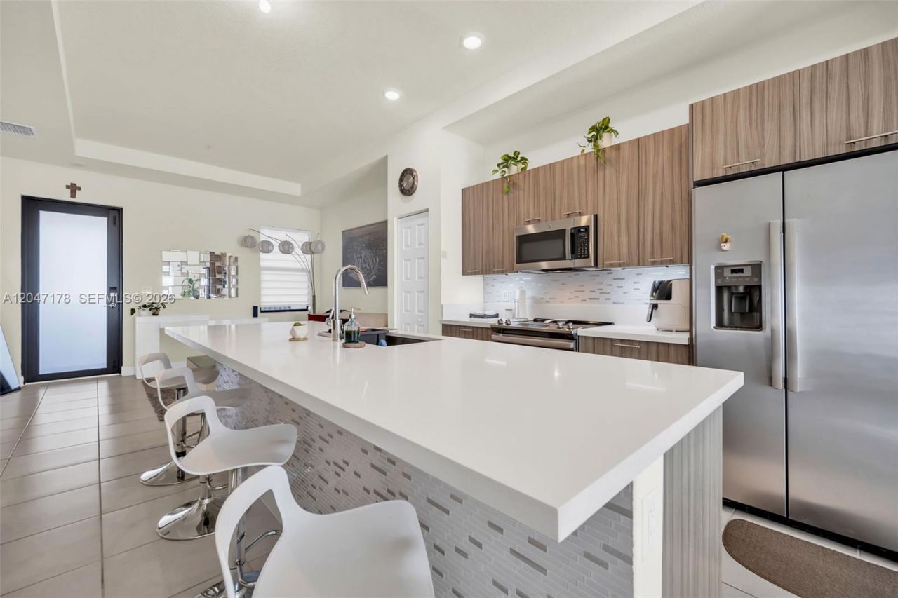 8045 NW 104th Ave , Unit 32, Doral, FL 33178 Photo