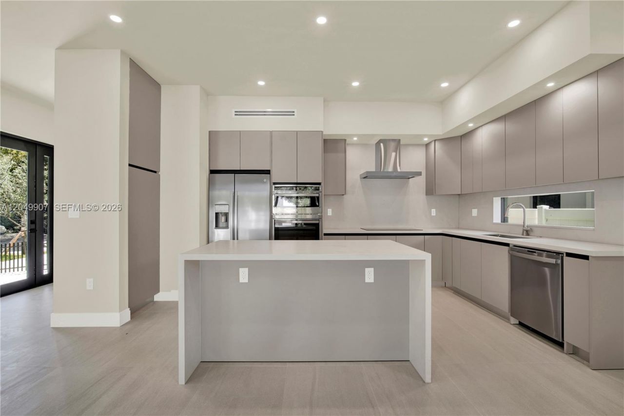 3437 SW 29th St , Unit 3437, Miami, FL 33133 Photo