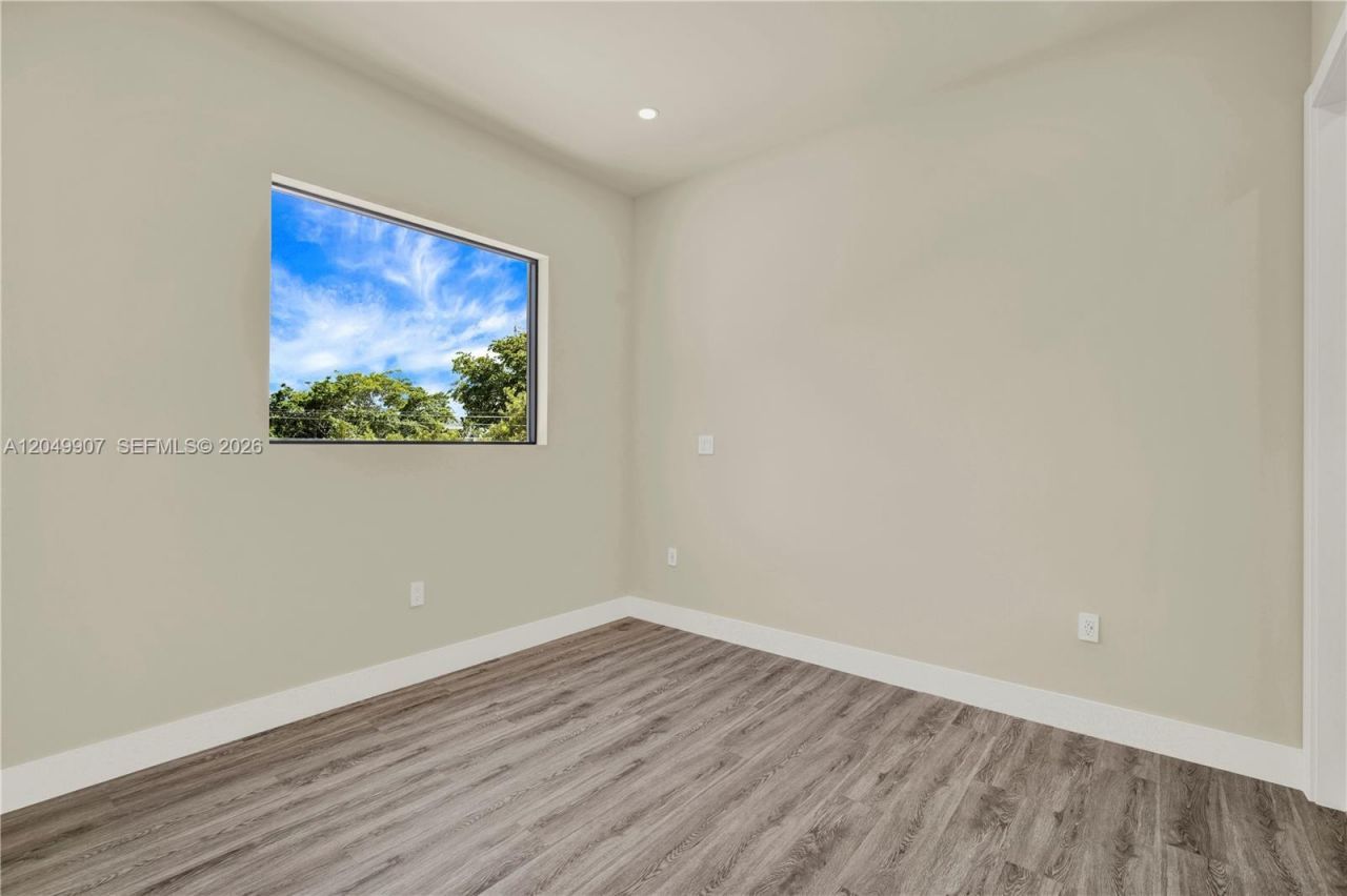 3437 SW 29th St , Unit 3437, Miami, FL 33133 Photo