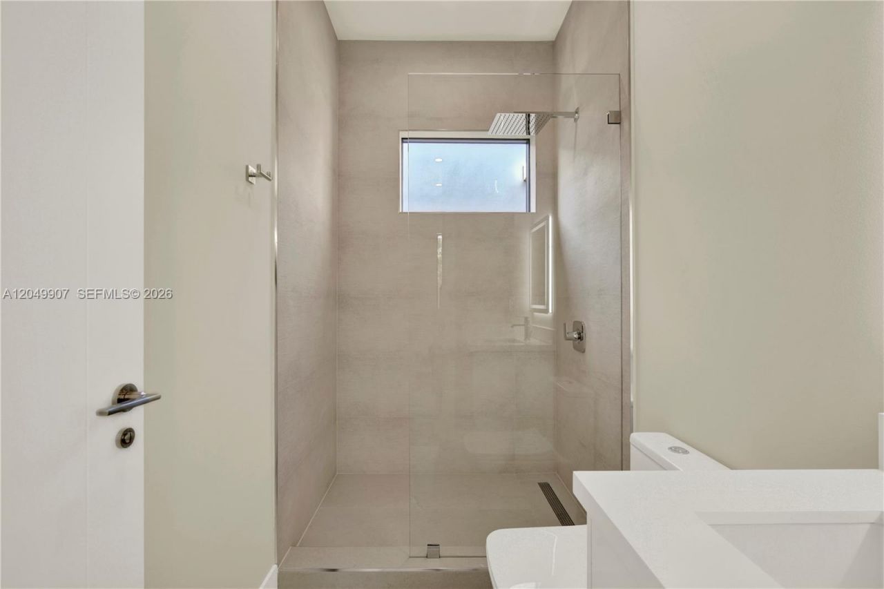 3437 SW 29th St , Unit 3437, Miami, FL 33133 Photo