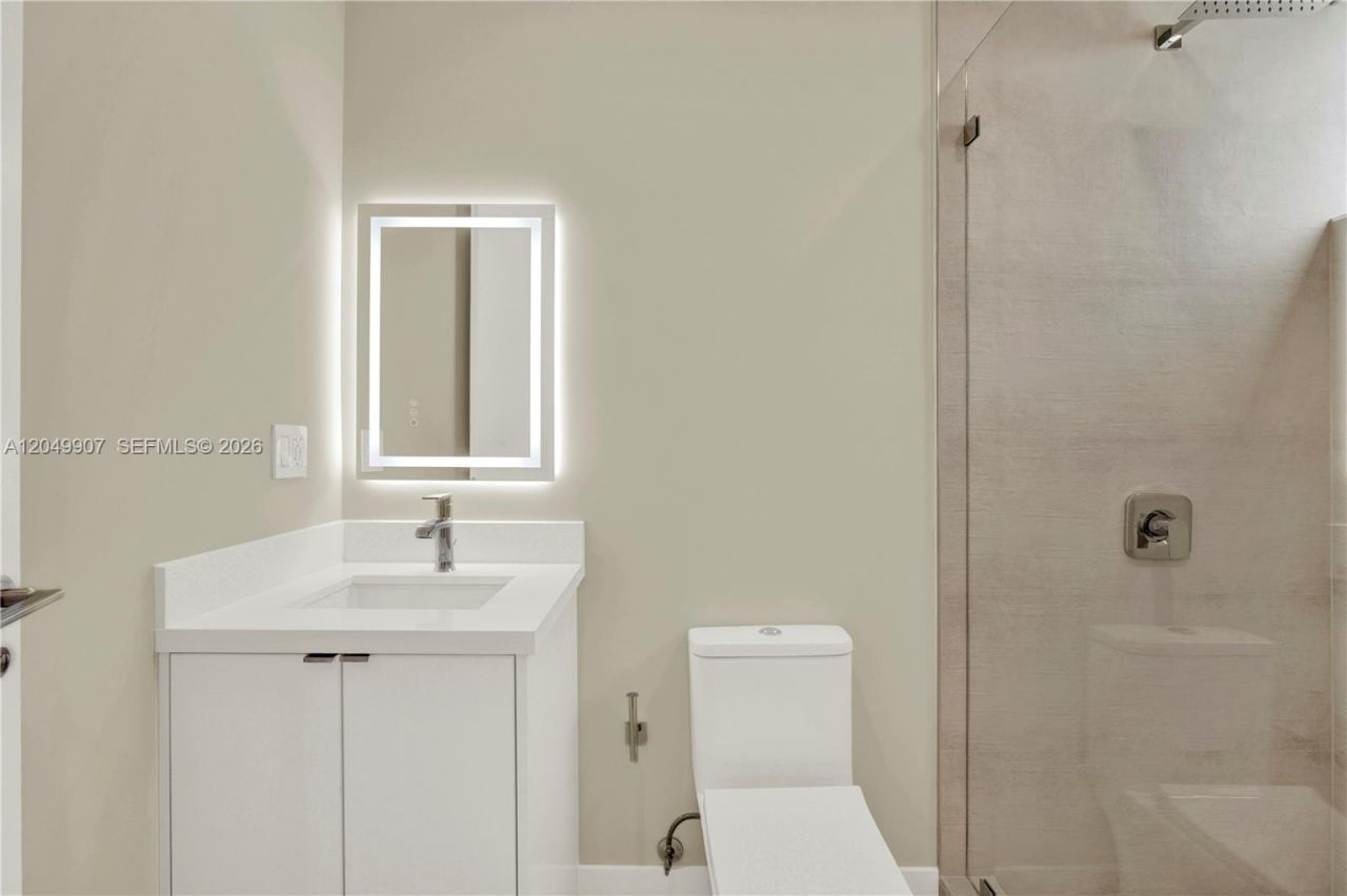 3437 SW 29th St , Unit 3437, Miami, FL 33133 Photo