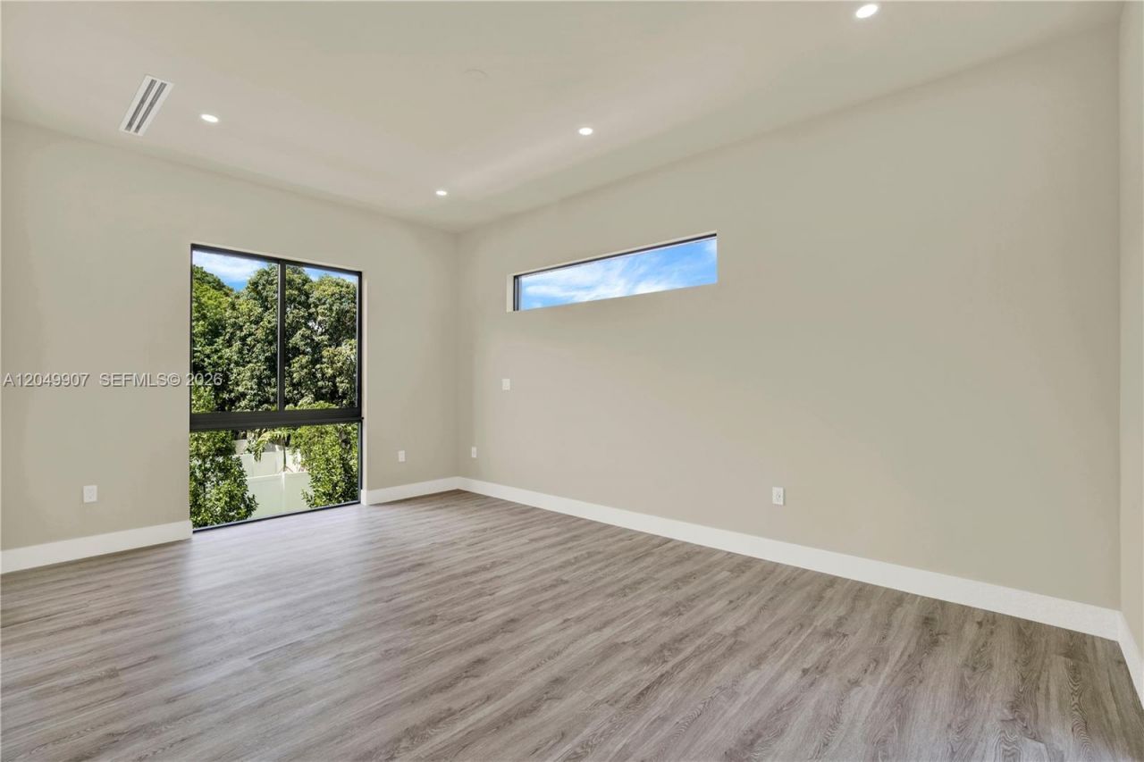 3437 SW 29th St , Unit 3437, Miami, FL 33133 Photo