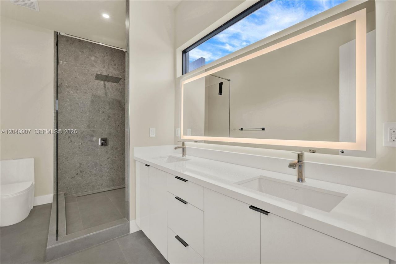 3437 SW 29th St , Unit 3437, Miami, FL 33133 Photo