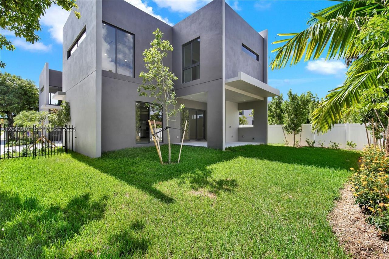 3437 SW 29th St , Unit 3437, Miami, FL 33133 Photo