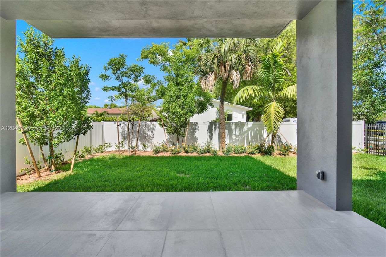 3437 SW 29th St , Unit 3437, Miami, FL 33133 Photo