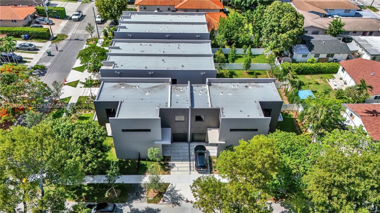 3437 SW 29th St , Unit 3437, Miami, FL 33133 Photo
