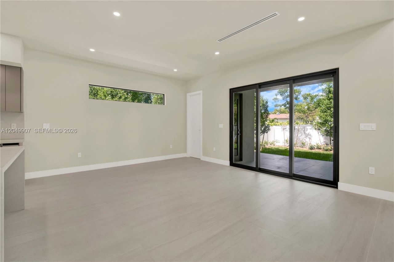 3437 SW 29th St , Unit 3437, Miami, FL 33133 Photo