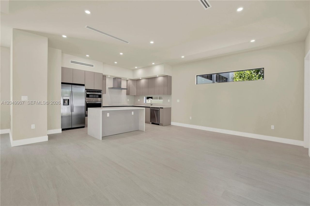 3437 SW 29th St , Unit 3437, Miami, FL 33133 Photo
