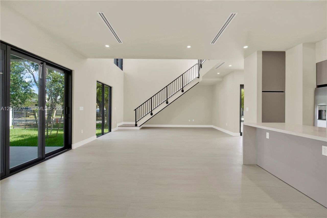 3437 SW 29th St , Unit 3437, Miami, FL 33133 Photo