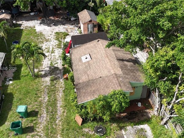 2954 NW 91st St , Miami, FL 33147
