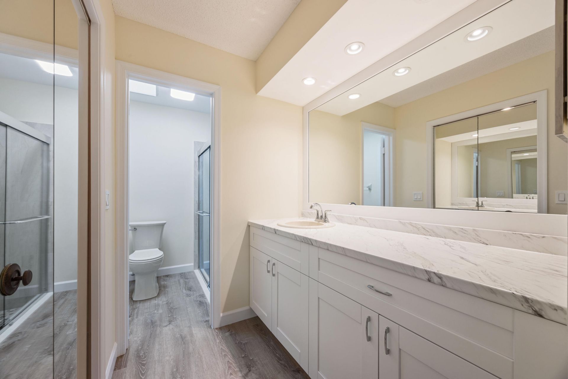 9 Ridge Pointe Drive, Unit D, Boynton Beach, FL 33435 Photo