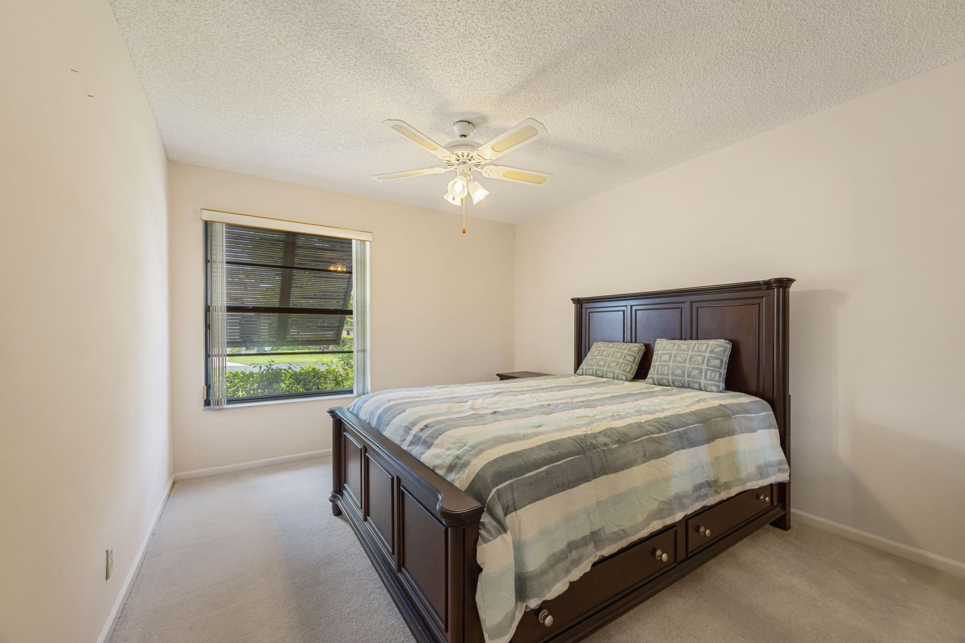 9 Ridge Pointe Drive, Unit D, Boynton Beach, FL 33435 Photo