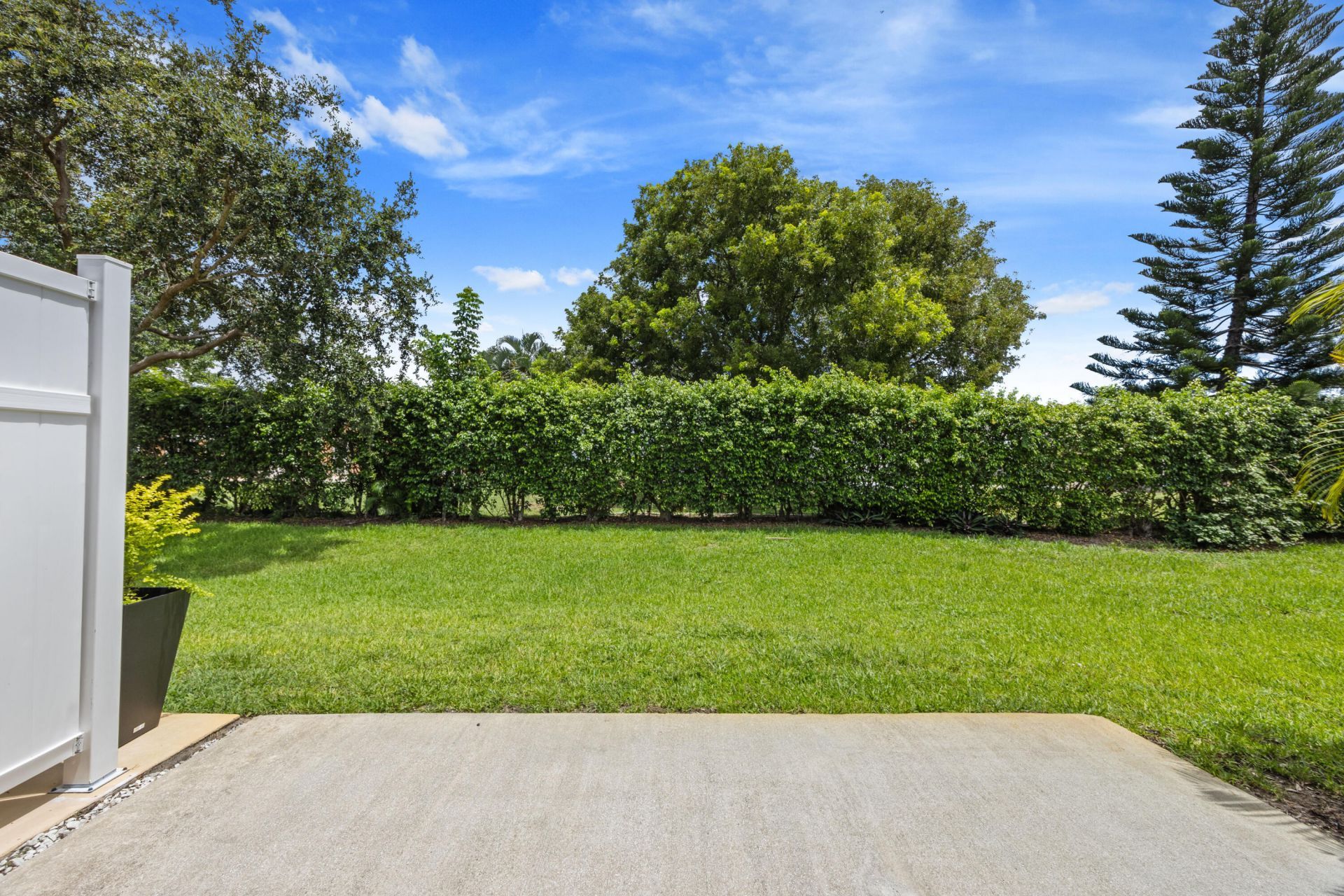9 Ridge Pointe Drive, Unit D, Boynton Beach, FL 33435 Photo
