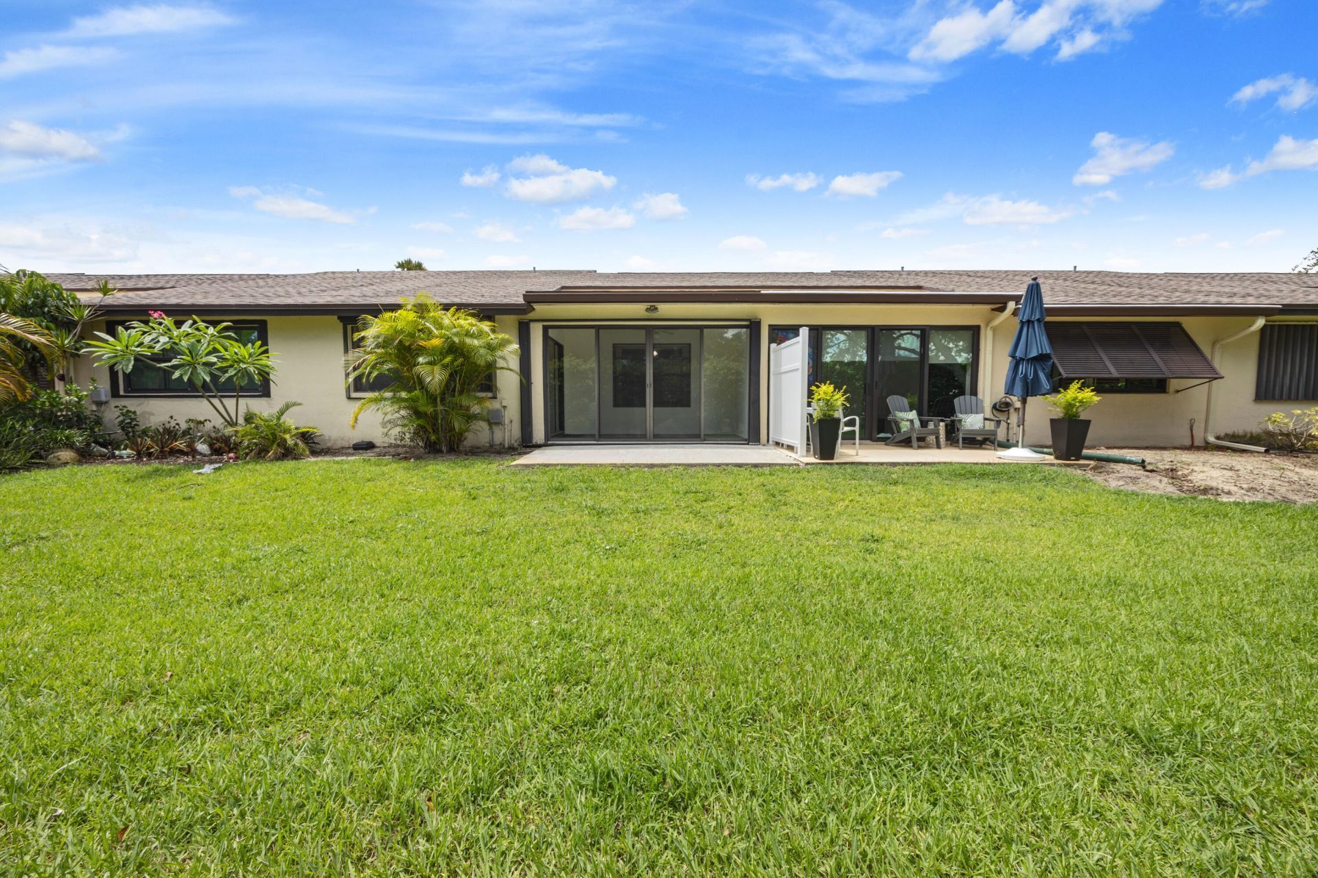 9 Ridge Pointe Drive, Unit D, Boynton Beach, FL 33435 Photo