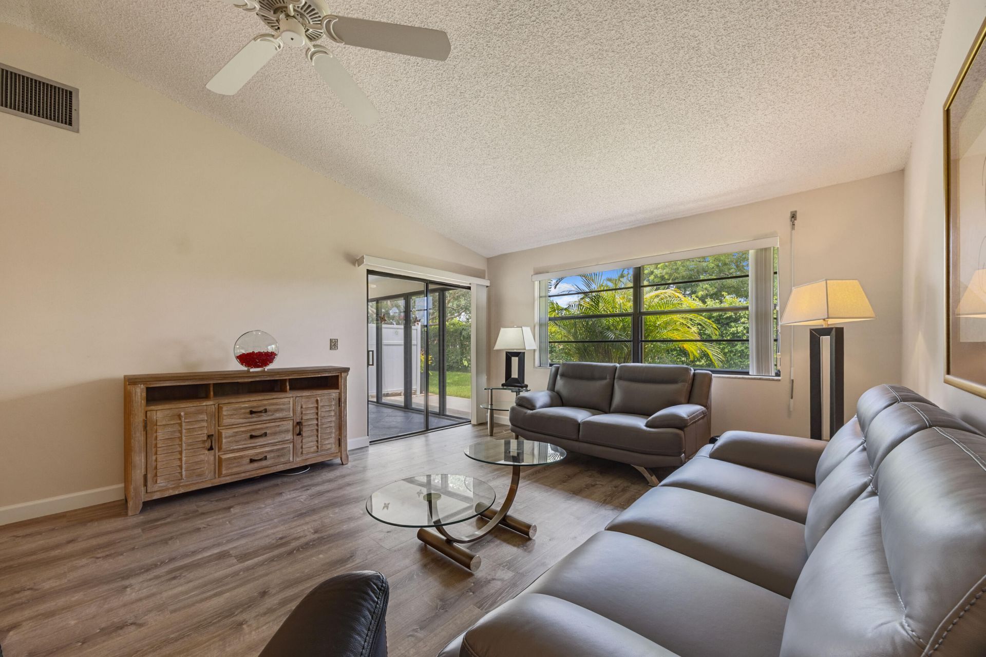9 Ridge Pointe Drive, Unit D, Boynton Beach, FL 33435 Photo