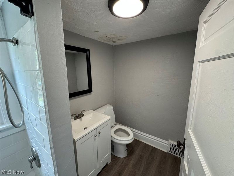 674-676 Carlysle Street, Akron, OH 44310 Photo 18