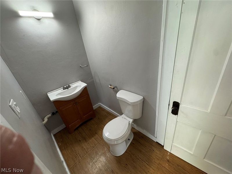 674-676 Carlysle Street, Akron, OH 44310 Photo 6
