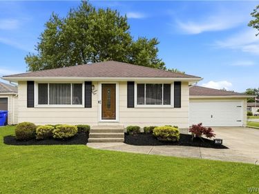 72 Greenmeadow Drive, Buffalo, NY 14224