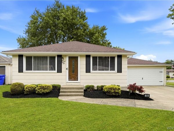 72 Greenmeadow Drive, Buffalo, NY 14224