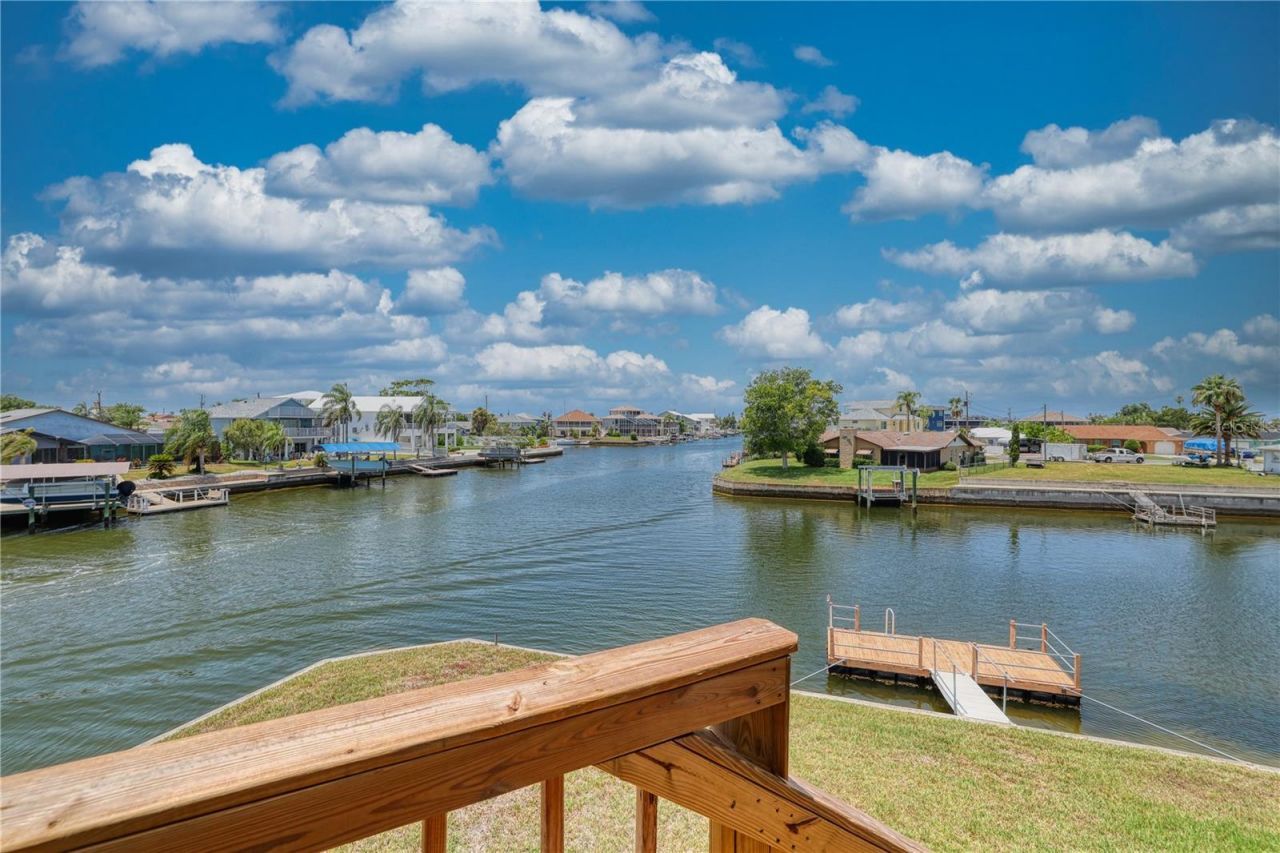 4365 4th Isle Drive, Hernando Beach, FL 34607 Photo