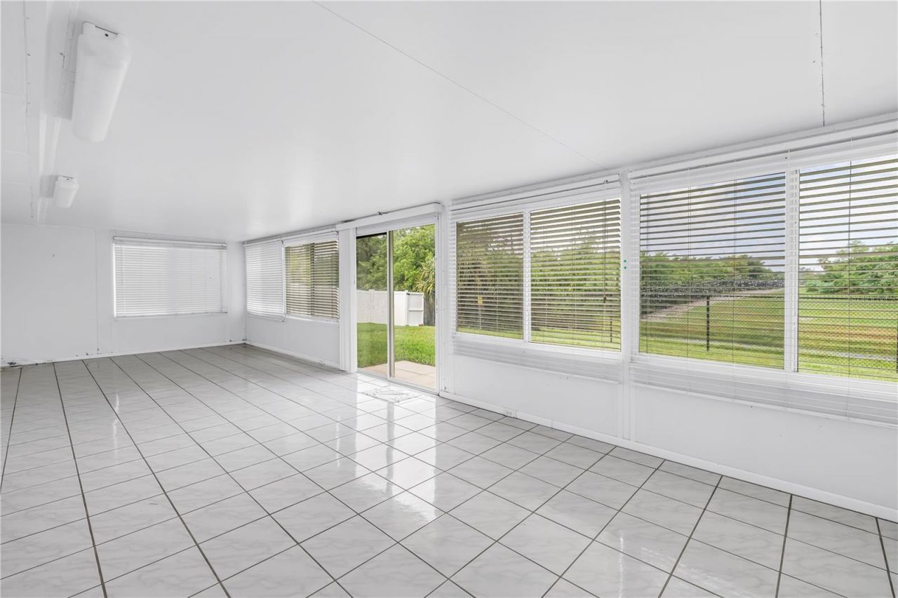 5812 16th Lane Ne, Saint Petersburg, FL 33703 Photo