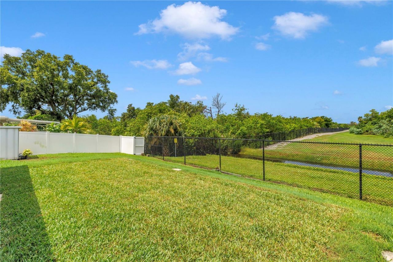 5812 16th Lane Ne, Saint Petersburg, FL 33703 Photo