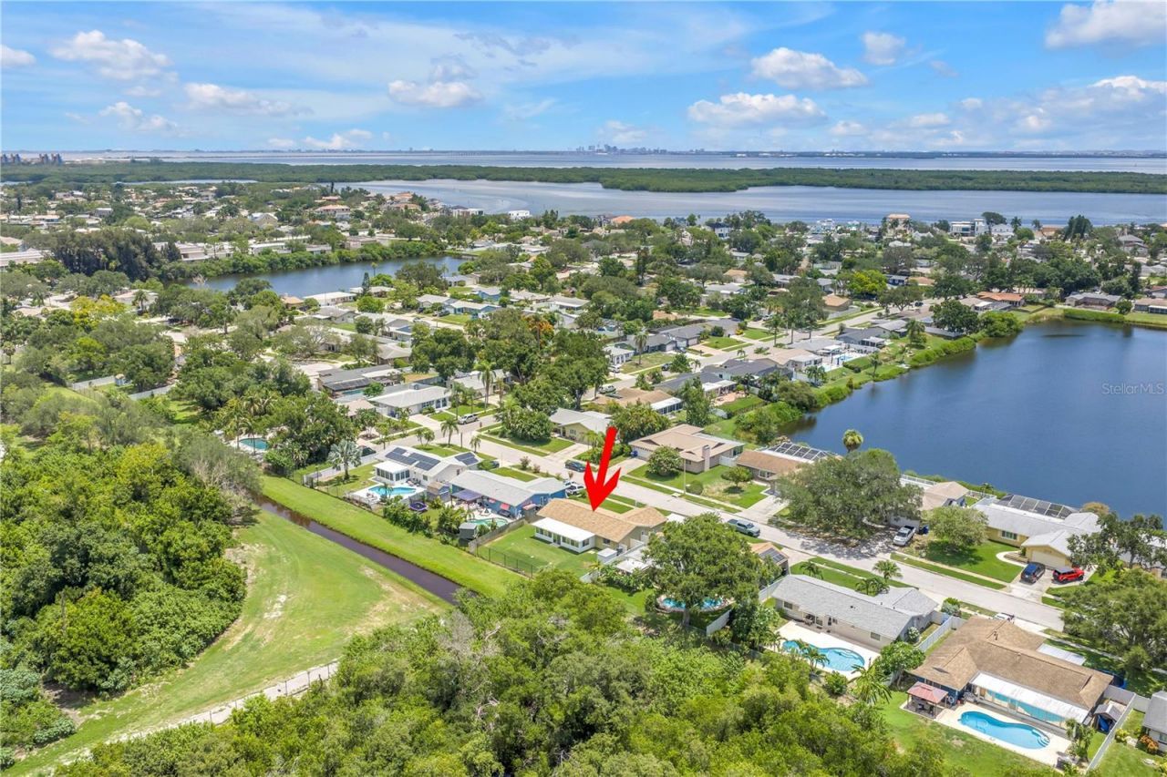 5812 16th Lane Ne, Saint Petersburg, FL 33703 Photo