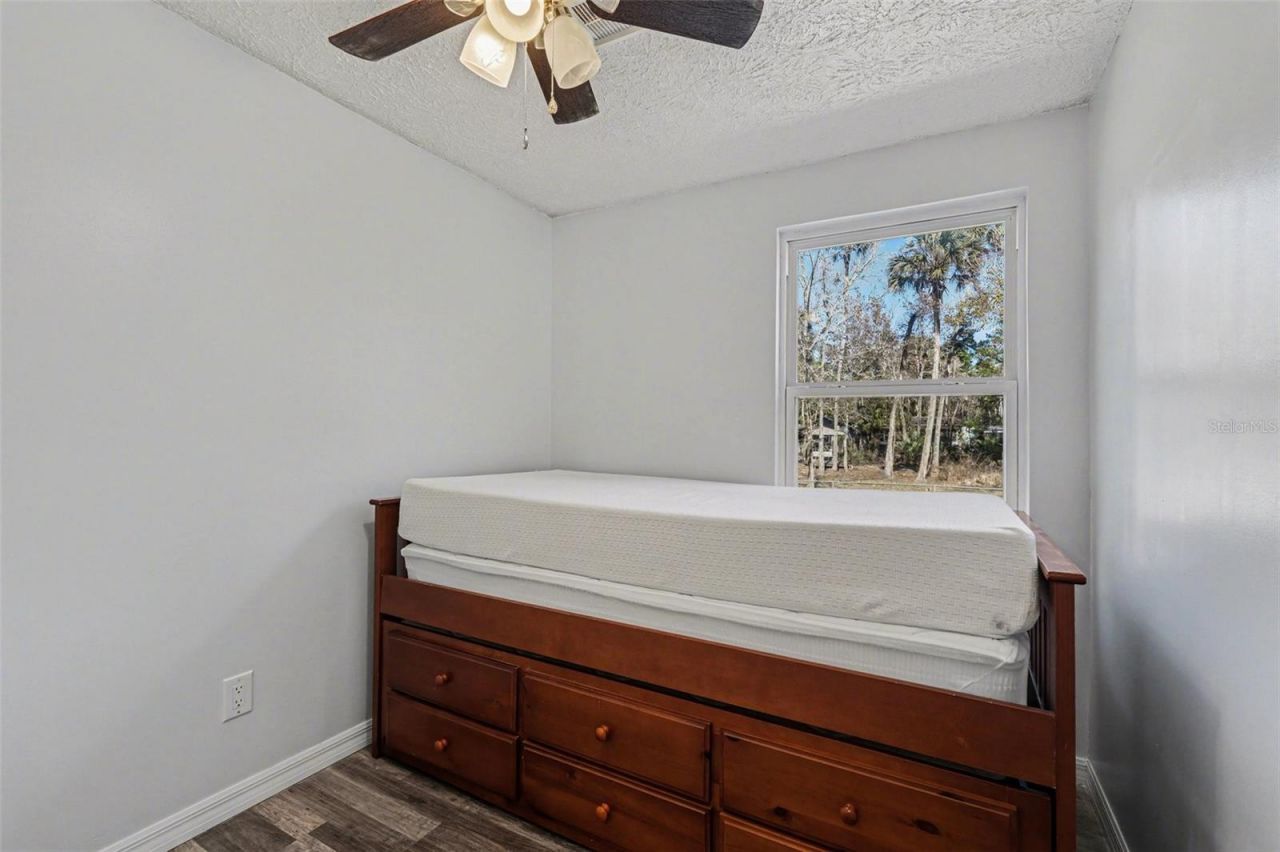 24421 Trespass Trail , Astor, FL 32102 Photo