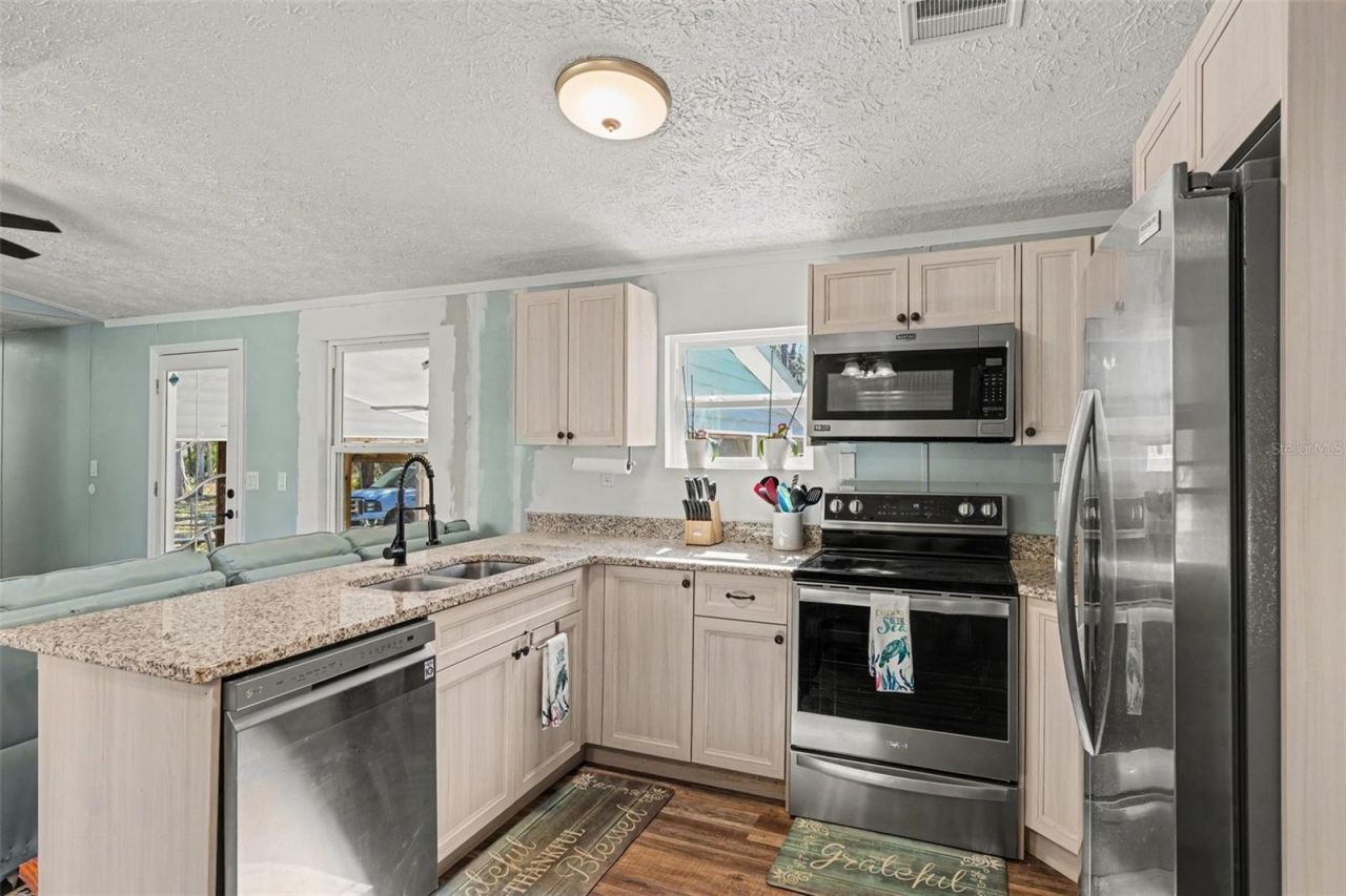 24421 Trespass Trail , Astor, FL 32102 Photo
