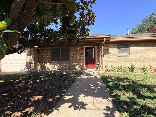 307 N Victor Street , Comanche, TX 76442