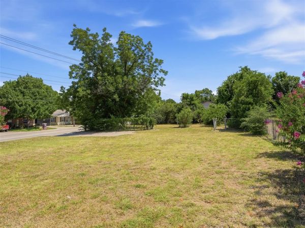 632 Bluebonnet Drive , Hurst, TX 76053