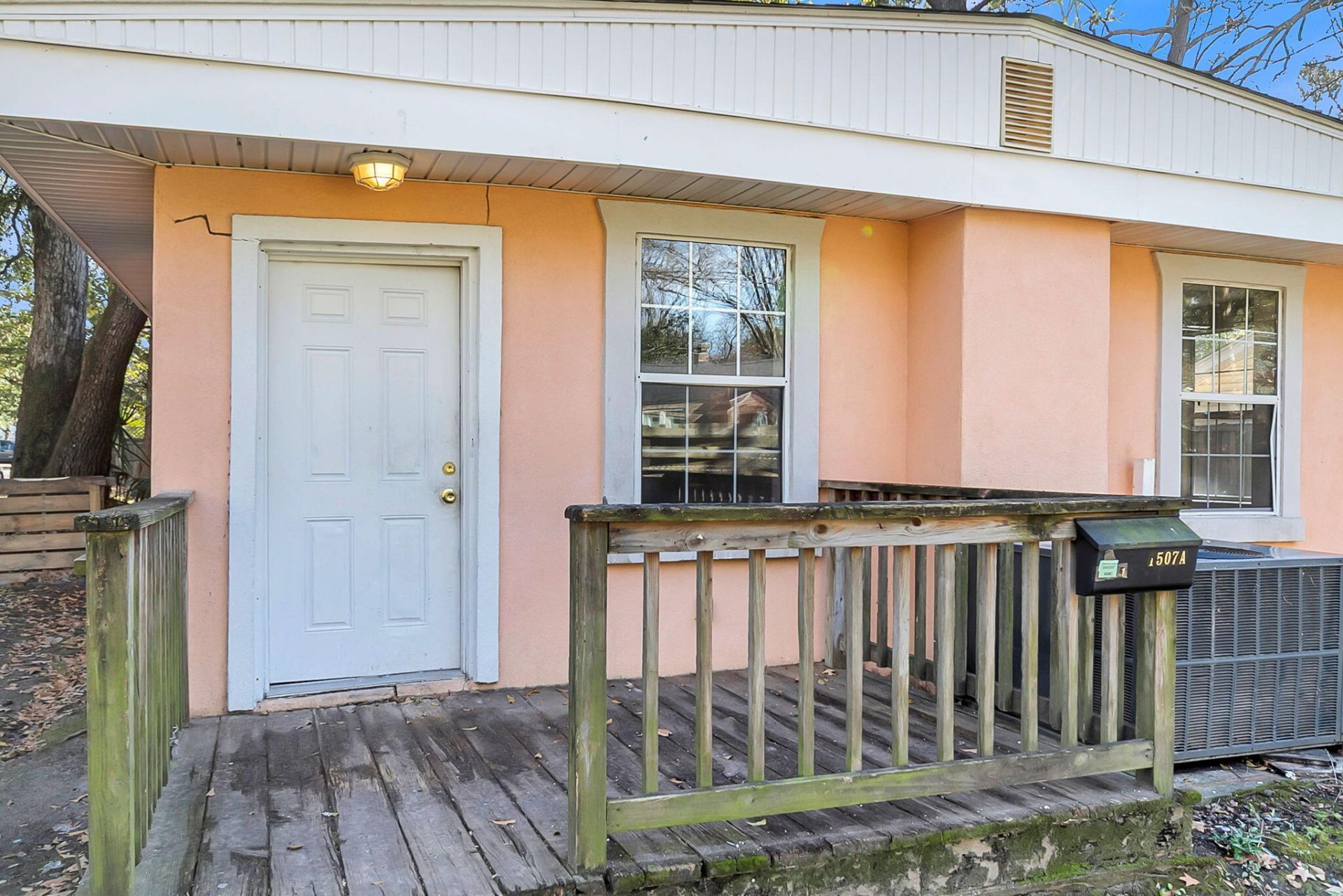 1507 Evergreen Street Photo 17