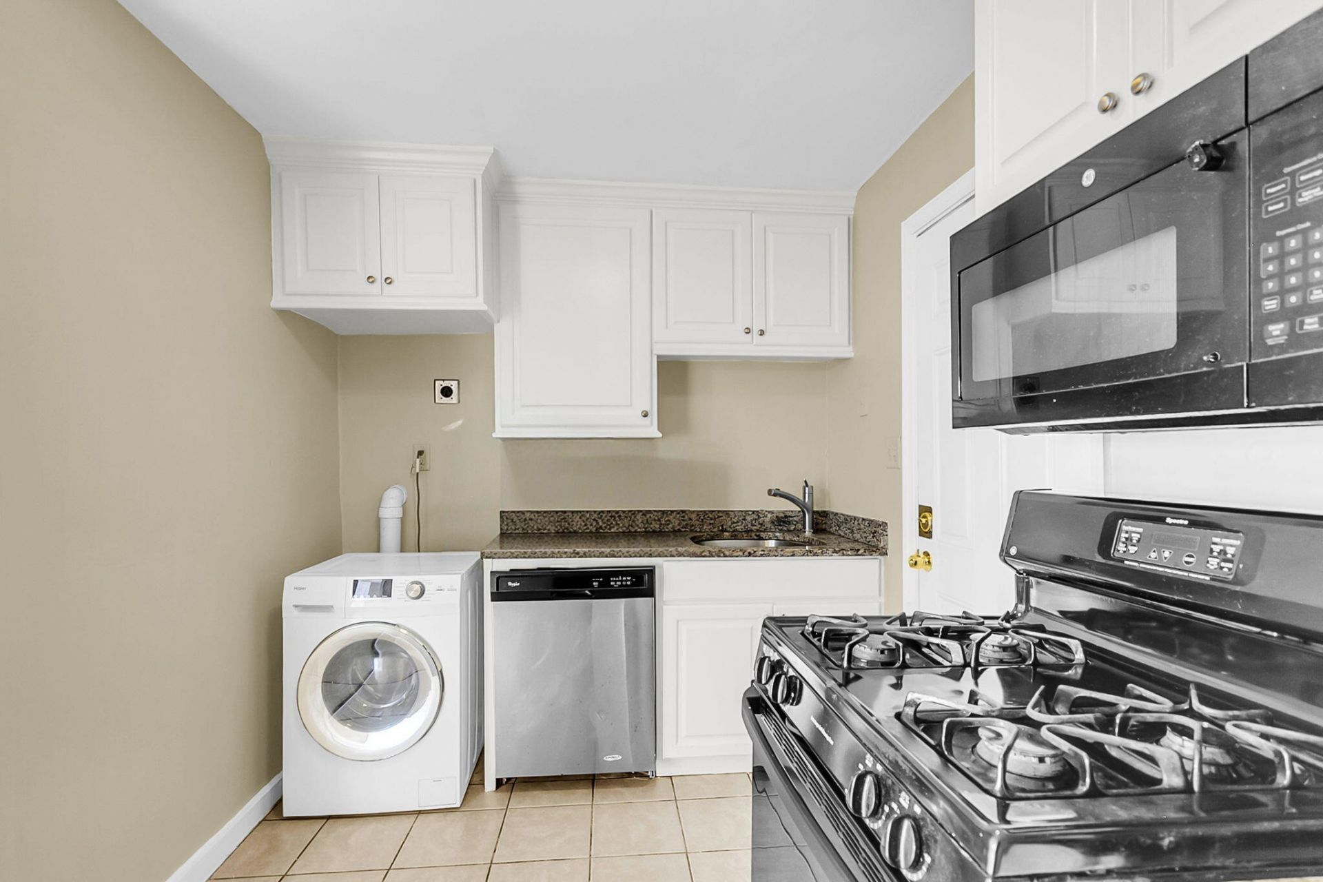 1507 Evergreen Street Photo 30