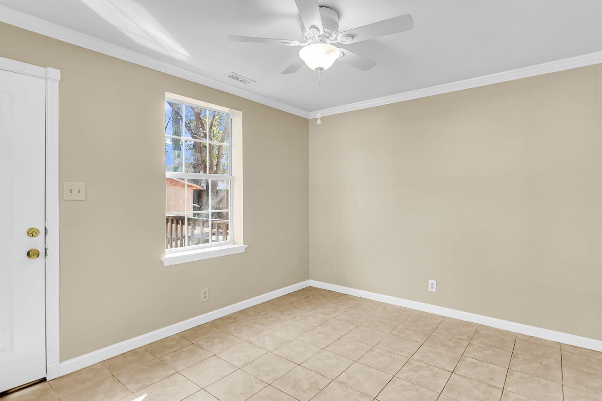 1507 Evergreen Street Photo 5