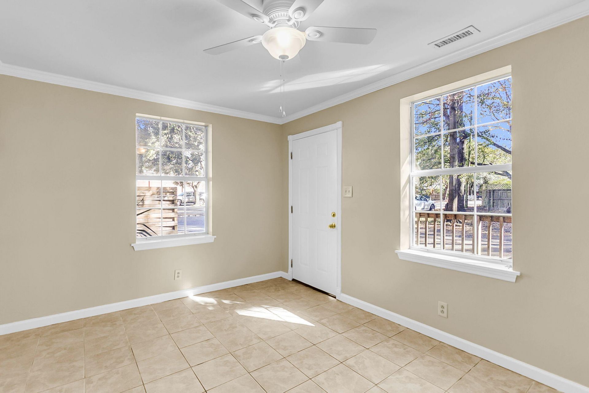1507 Evergreen Street Photo 6