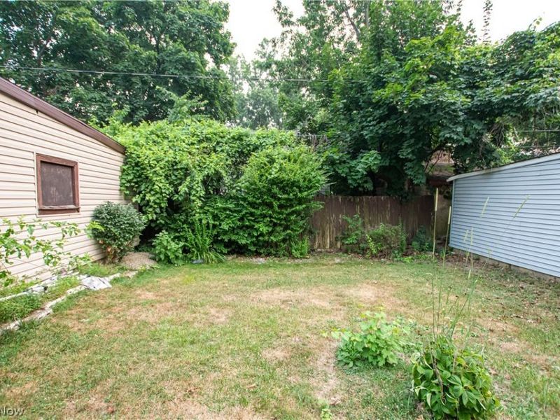 16114 Delrey Avenue, Cleveland, OH 44128 Photo 5