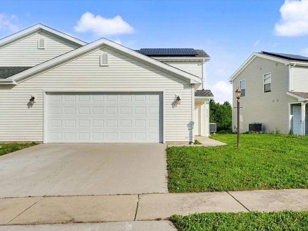 3312 Boulder Ridge Drive , Champaign, IL 61822