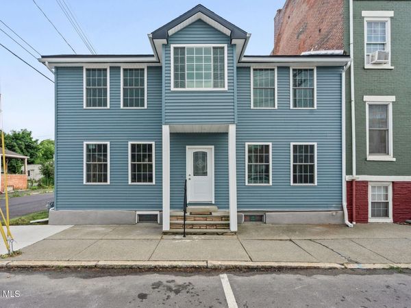 16 Broad Street, Waterford, NY 12188