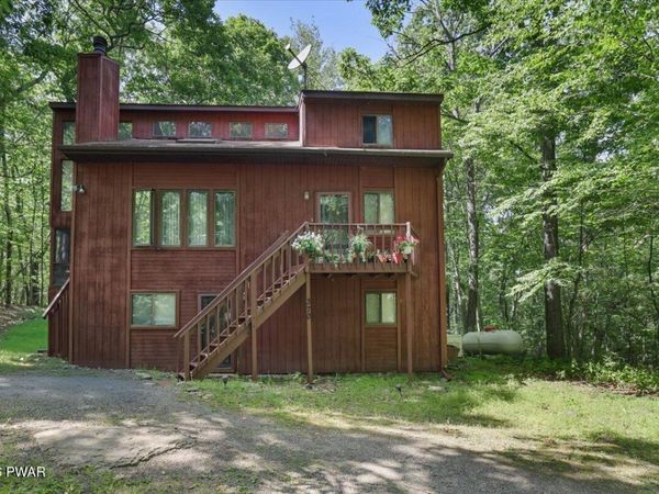 158 Saunders Drive , Bushkill, PA 18324