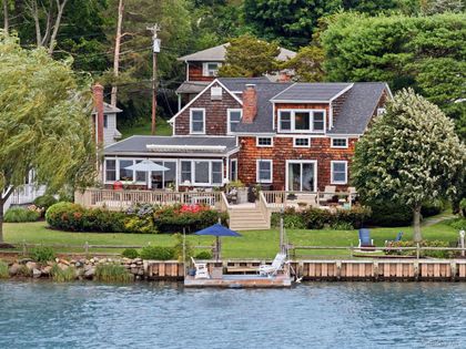 33 Prospect Road Centerport, NY 11721