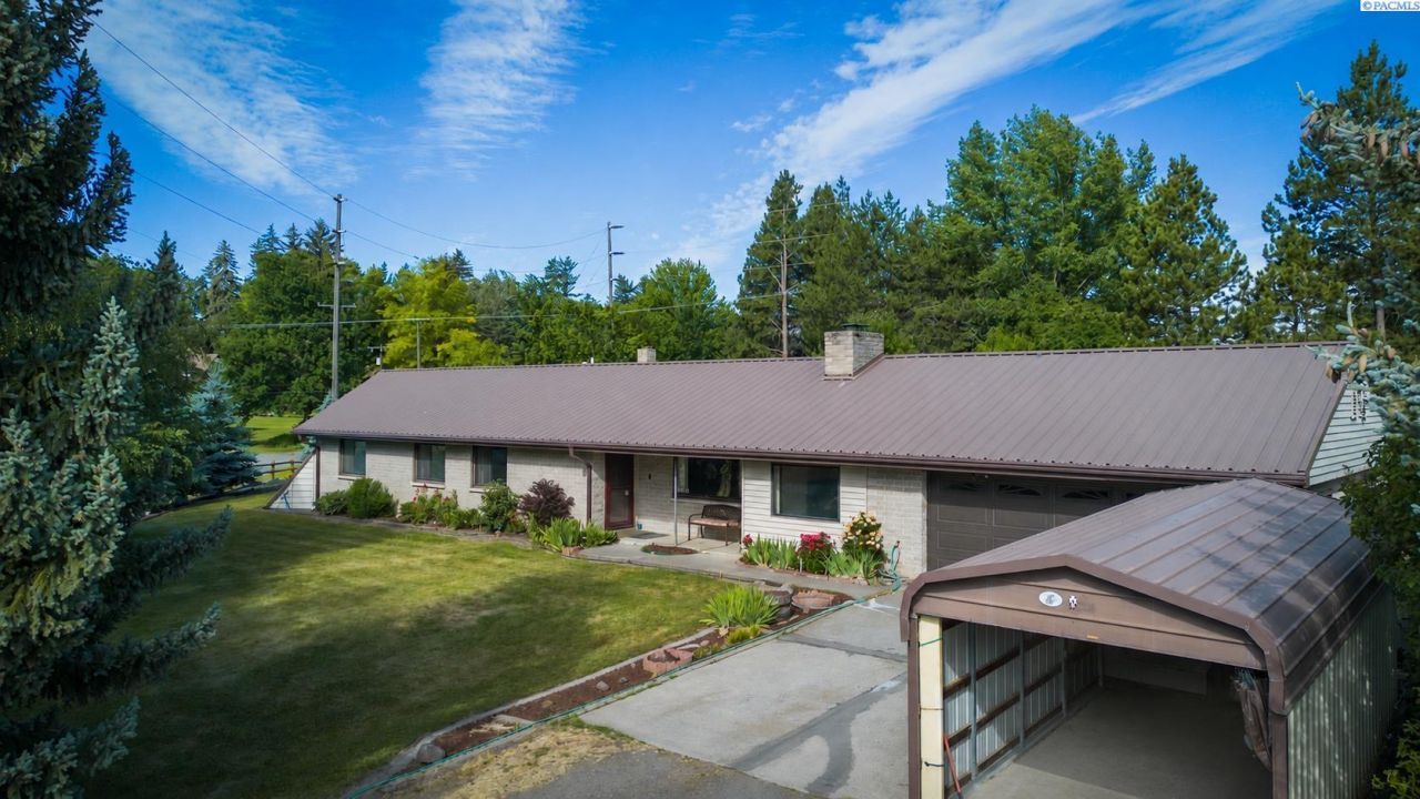 111 Harms Rd, Pullman, WA 99163 Main Photo