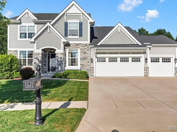 222 Grayleaf Court, Wentzville, MO 63385