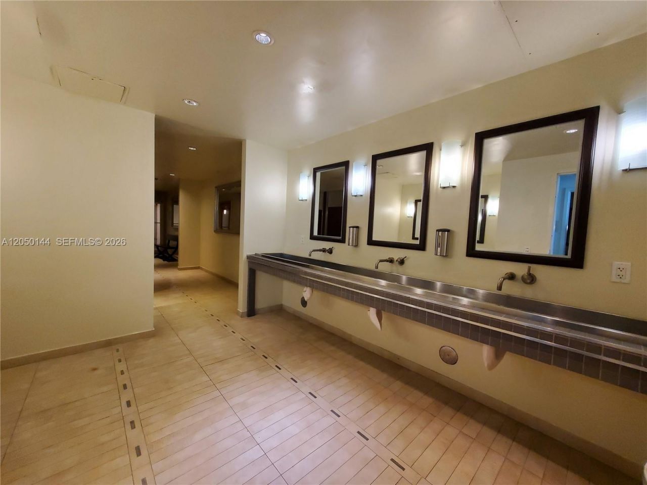 690 SW 1st Ct , Unit 1906, Miami, FL 33130 Photo